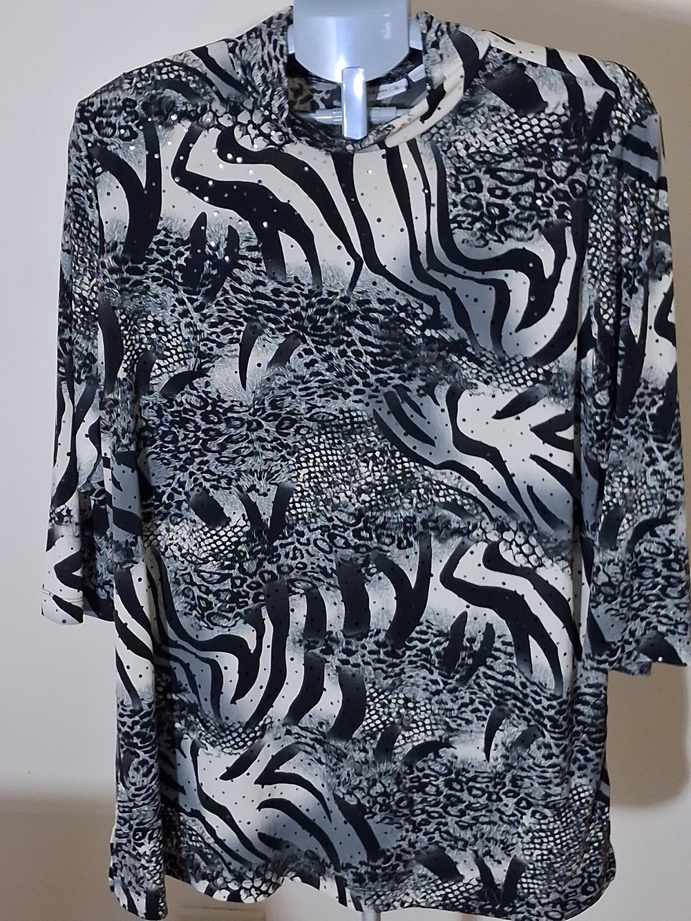 Susan Graver Black & White Abstract Animal-Print Short Sleeve Top